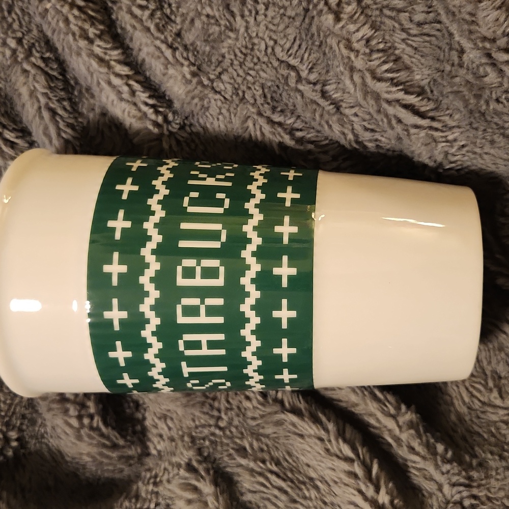 Starbucks 2016 Green & White Ugly Christmas Sweater Sleeve Mug w/Lid 16 Oz -
